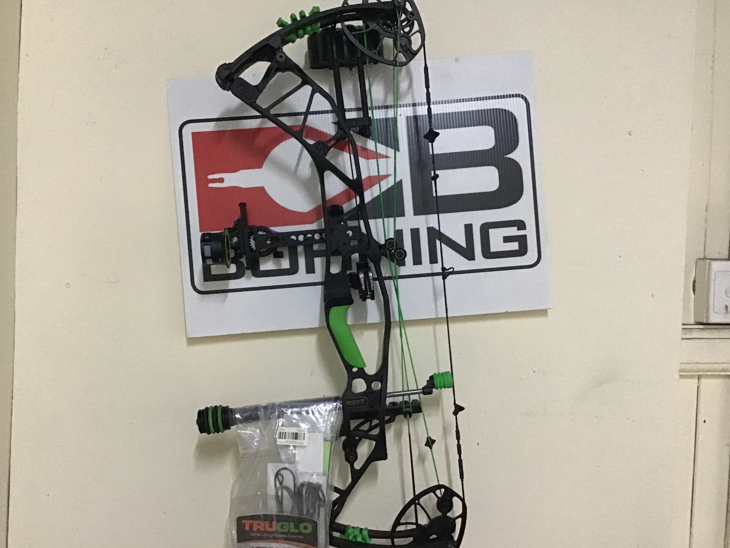 Pre-Owned Compound Hoyt Hyper Force Kit